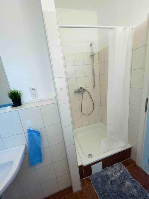 Schoenes Bungalow, Check-In Kontaktlos, Zentral Duisburgo Exterior foto